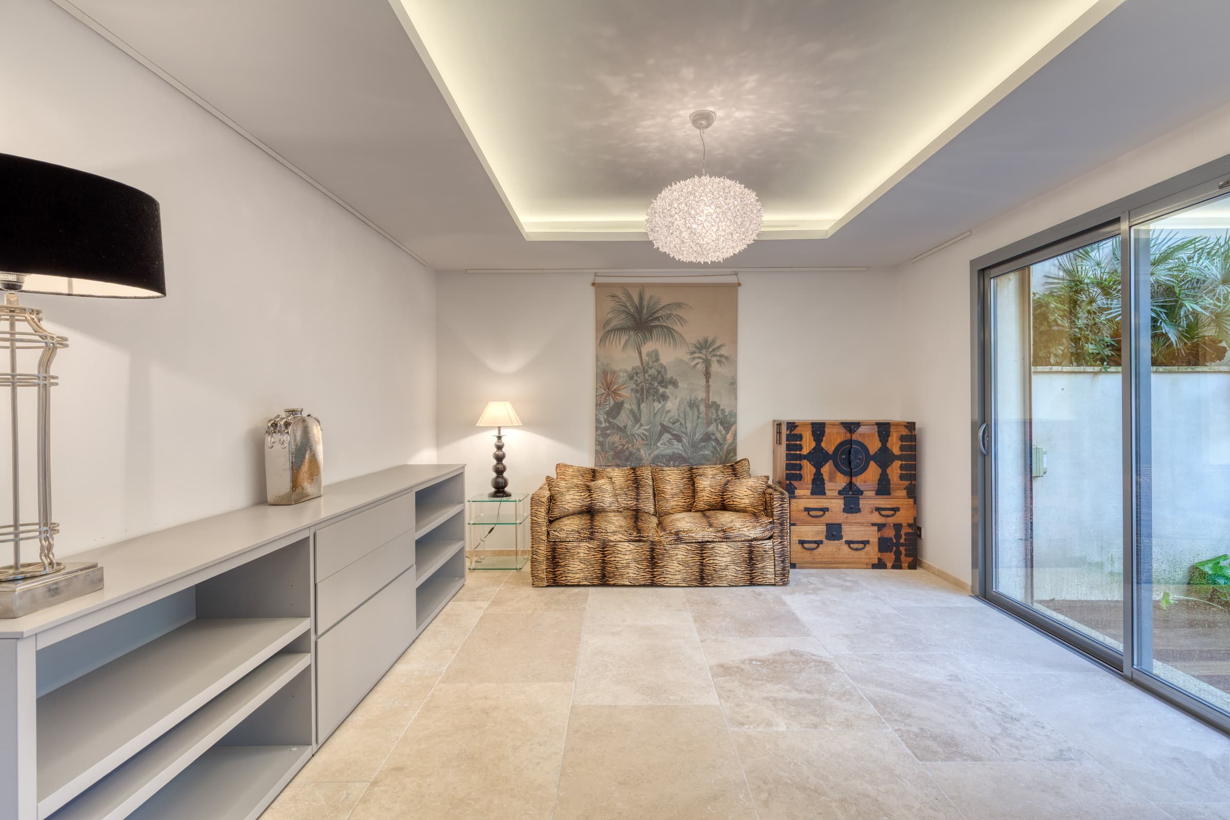 Espace pratique et fonctionnel dans villa haut de gamme. Confort absolu à La Croix-Valmer.