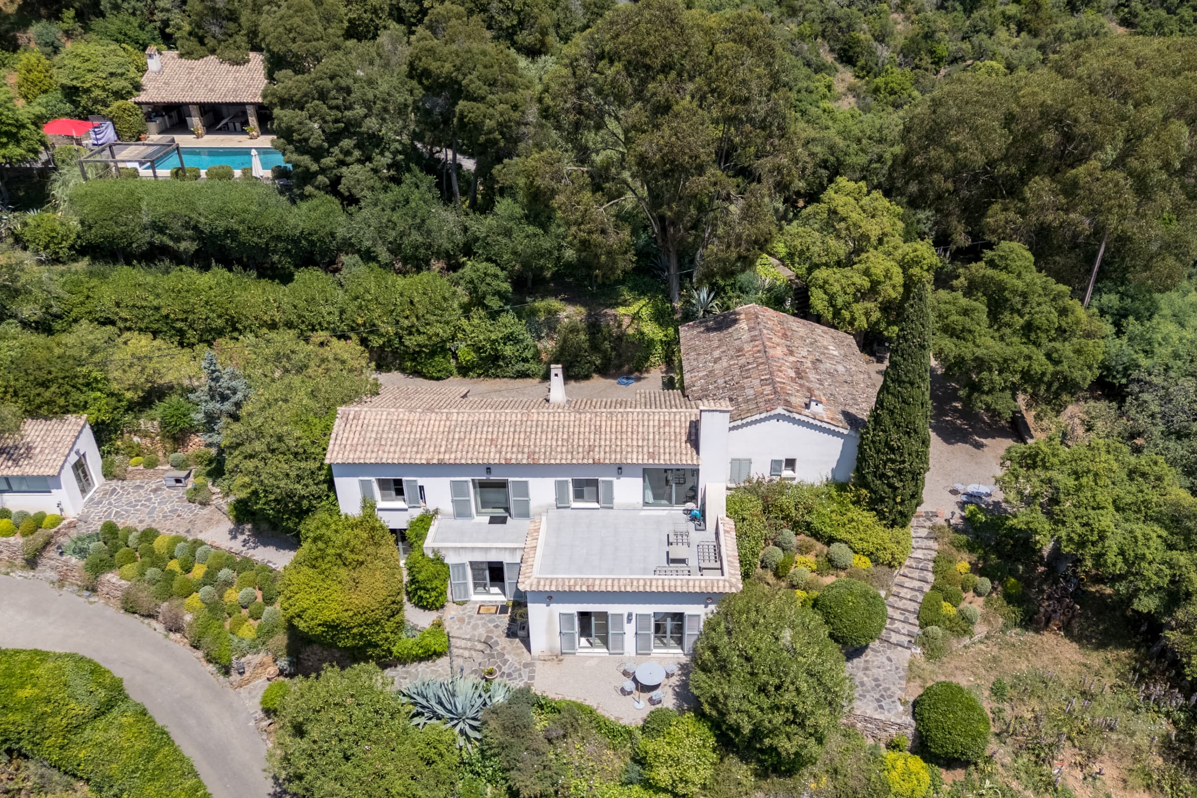 Villa à vendre La Croix-Valmer avec aperçu vue mer sur le Golfe de Gigaro, propriété d’exception.