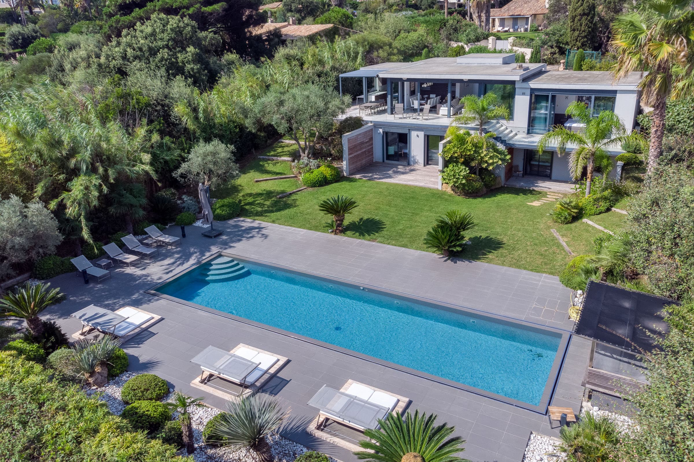 Piscine privée d’une villa de luxe à vendre près du Club 55 à Ramatuelle