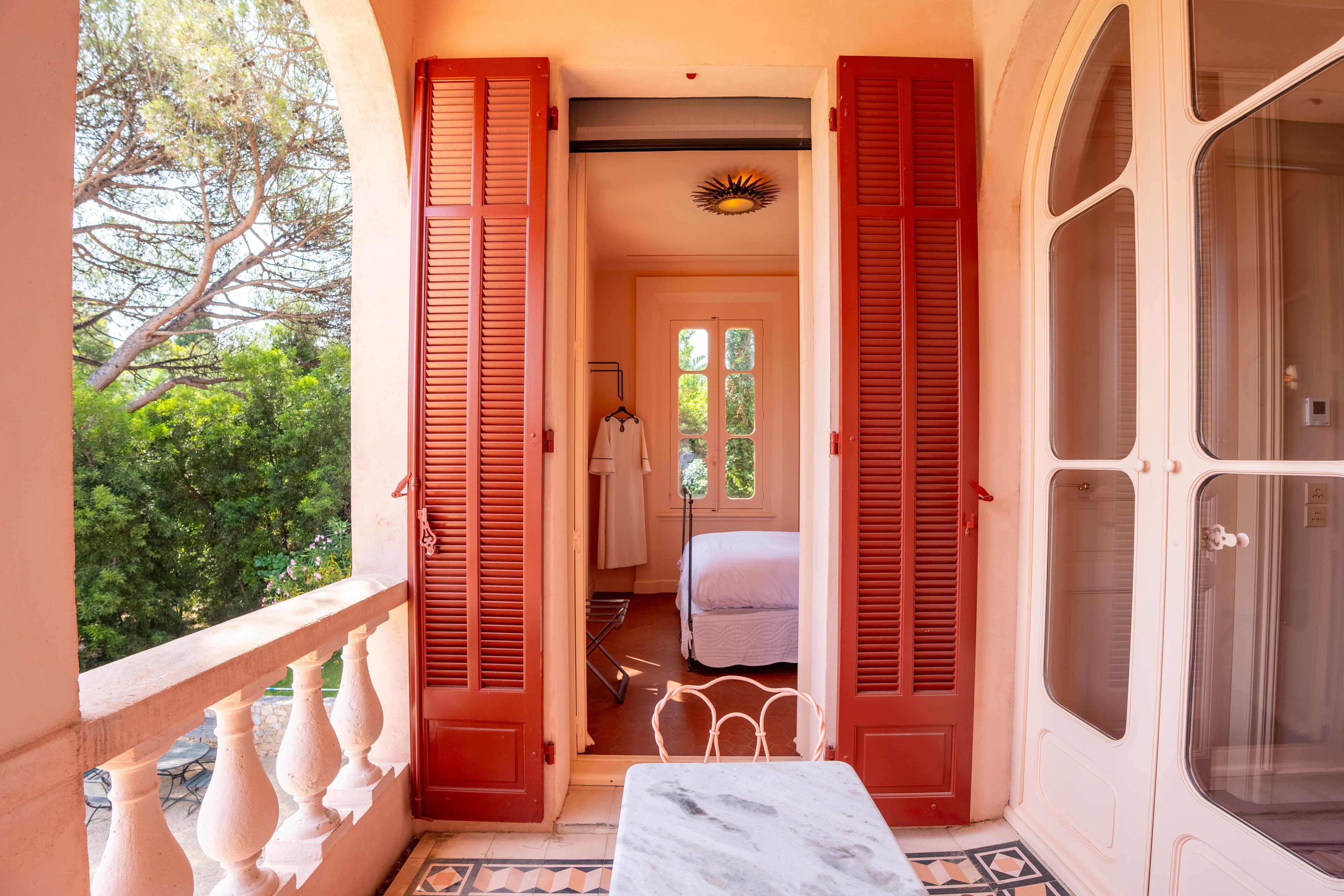 Balcon du premier étage dans un château de prestige à vendre à Saint-Tropez