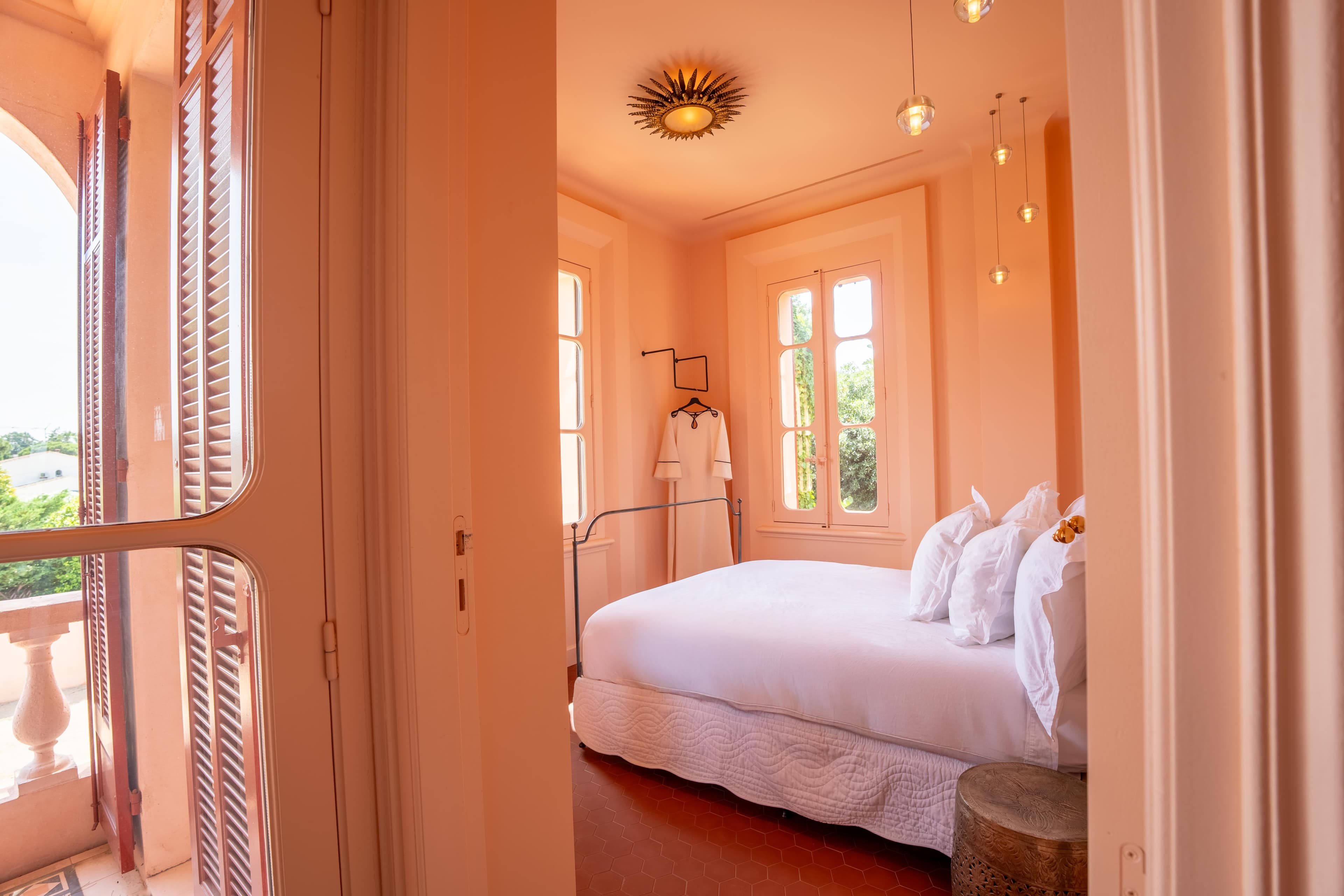 Suite confortable offrant élégance, intimité et prestations haut de gamme.