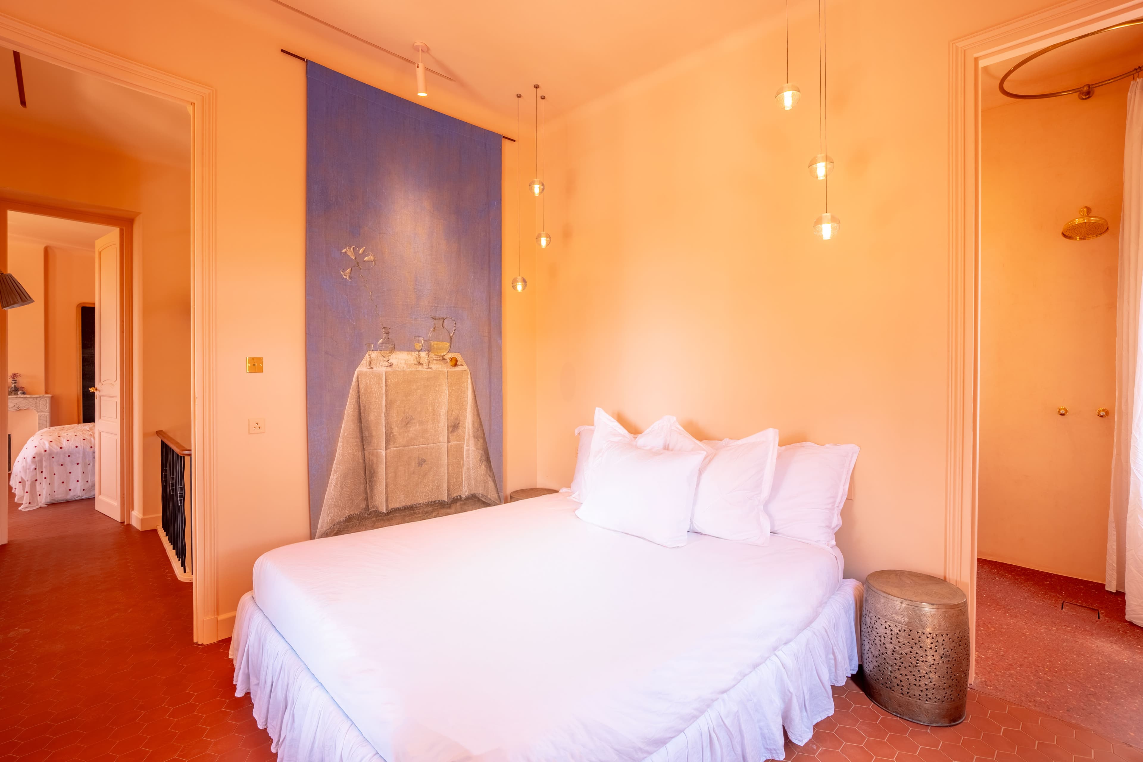 Suite confortable offrant élégance, intimité et prestations haut de gamme.
