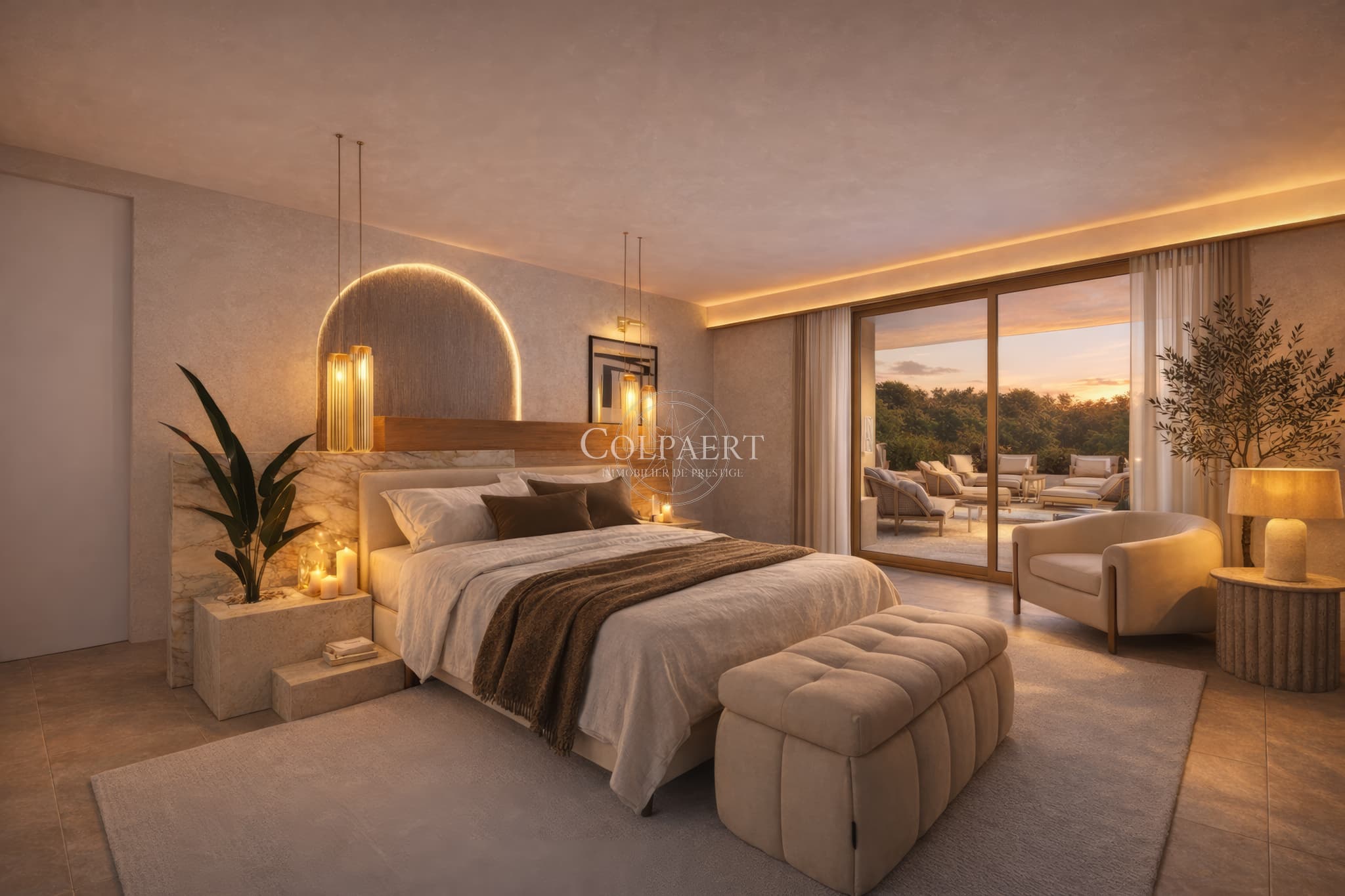 Chambres confortables avec accès extérieur dans un appartement de luxe à Saint-Tropez, offrant calme, lumière et finitions haut de gamme.