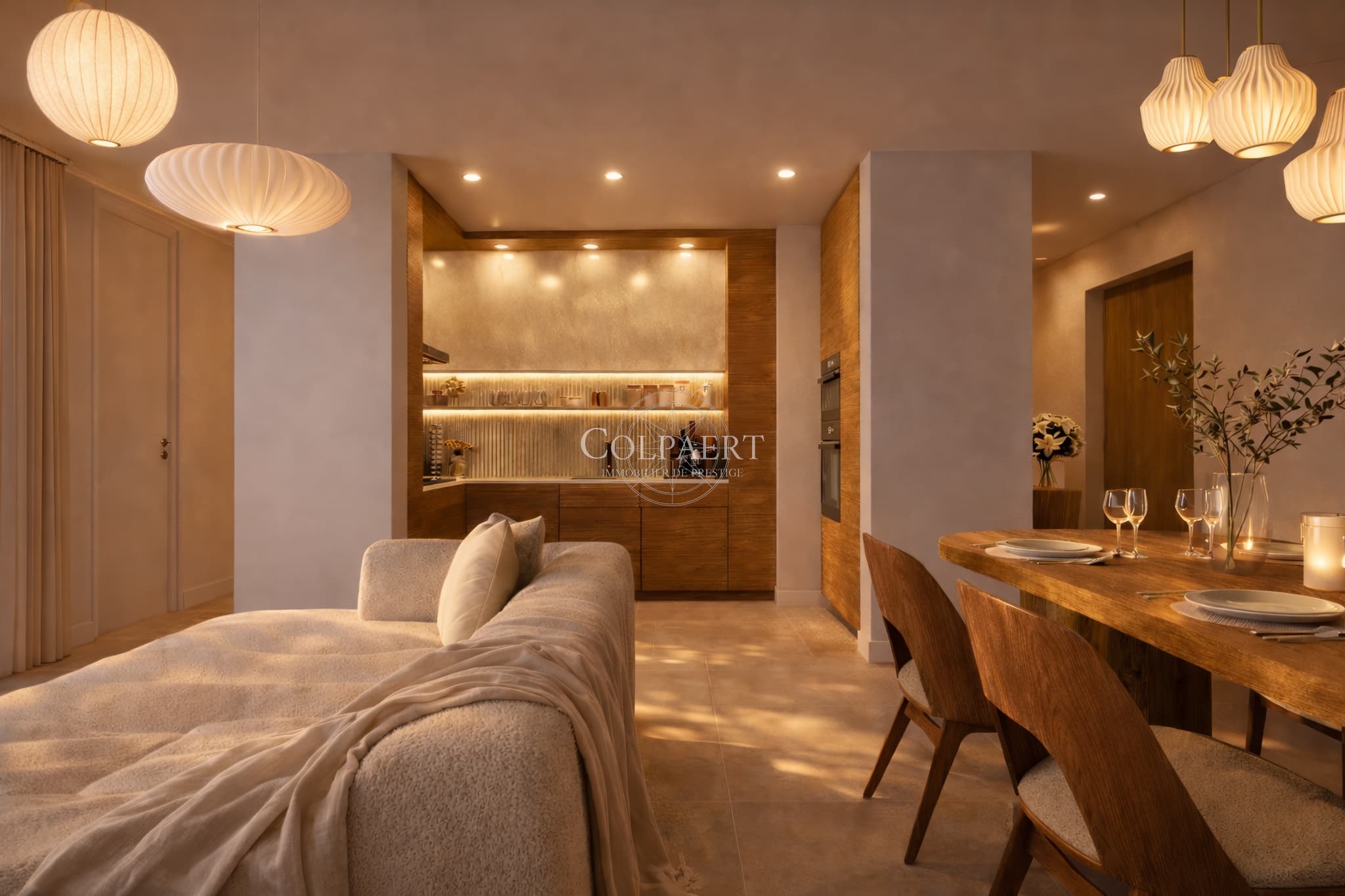 Vue nocturne d’un appartement de luxe à Saint-Tropez dans la résidence Patio Ruben, révélant une atmosphère élégante et un cadre unique.