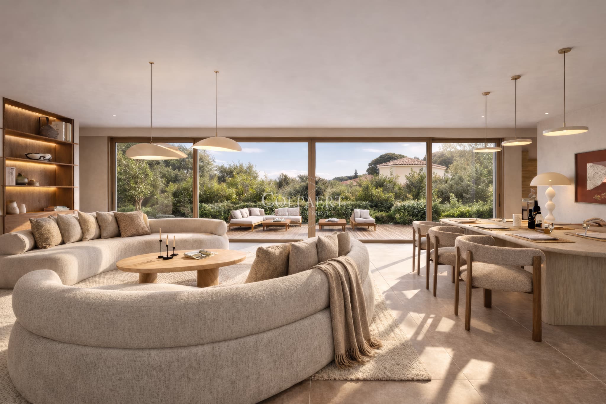 Séjour spacieux et lumineux avec accès terrasse dans un appartement de luxe à Saint-Tropez, au sein du projet exclusif Patio Ruben.